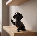 Statuetta Bassotto in resina nera, design educato ma ribelle, 15 cm, artigianale italiana