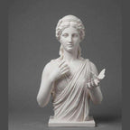 Bust of the Goddess Venus in White Resin with Butterfly - Elegance and Symbolism. Discover this resin bust of the Goddess Venus, a work of art that brings a touch of refinement and the butterfly to your space