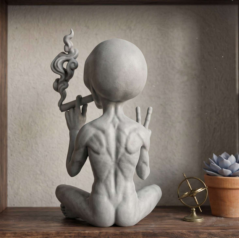 Alieno con Sigaro — Statuetta da Collezione in Resina