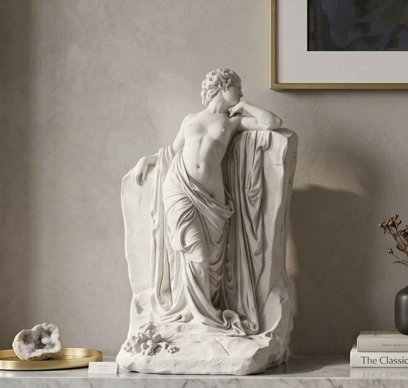 Scultura Classica "Venere alla Roccia" – Statua Femminile Drappeggiata in Effetto Marmo
