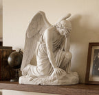 Estátua do Anjo Caído, A Queda de Lúcifer, em Resina com Efeito de Gesso | Escultura Dark Academia, Decoração Gótica e Fantástica