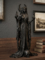 "Ecate / Hecate" in Resina Nero Satinato - Scultura Dea della Magia e della Luna con Torce Fiammeggianti e Teschio - Soprammobile Gotico Pagan Wicca per Casa e Altare