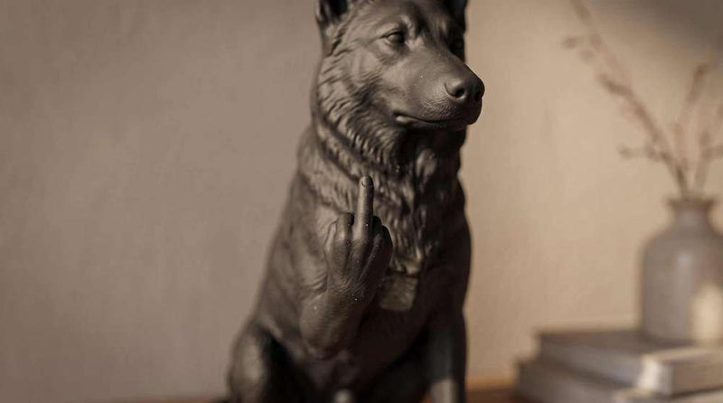 Cane Lupo Cecoslovacco — Statuetta Cane "Educato… ma non troppo"