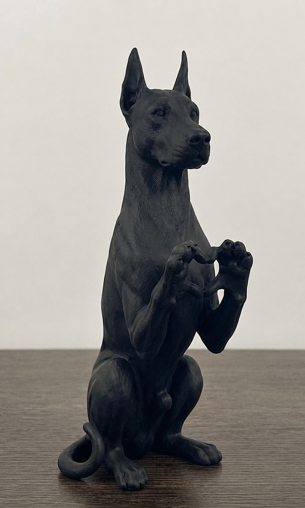 Cuori a Quattro Zampe: Statuine Artigianali che Parlano d'Amore – vista frontale | Taraflo
