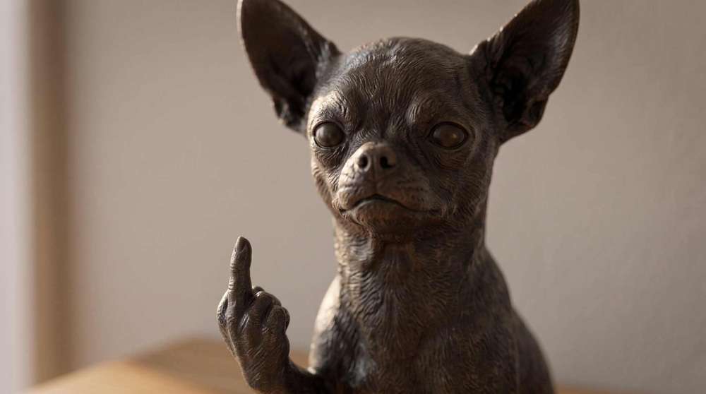 Chihuahua — Statuetta Cane «Educato… ma non troppo»