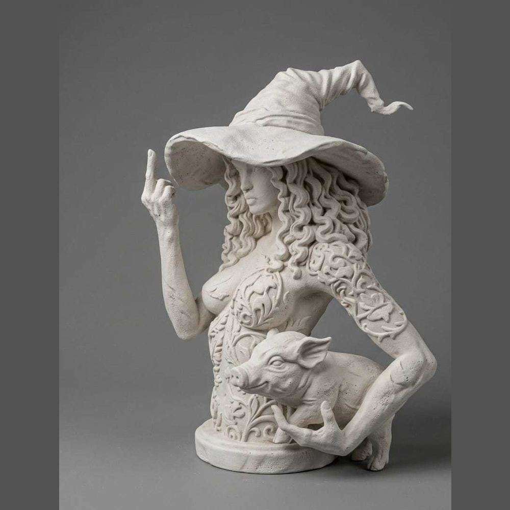 Circe — Statuetta della Maga Ribelle in Resina Nera Opaca - Taraflo