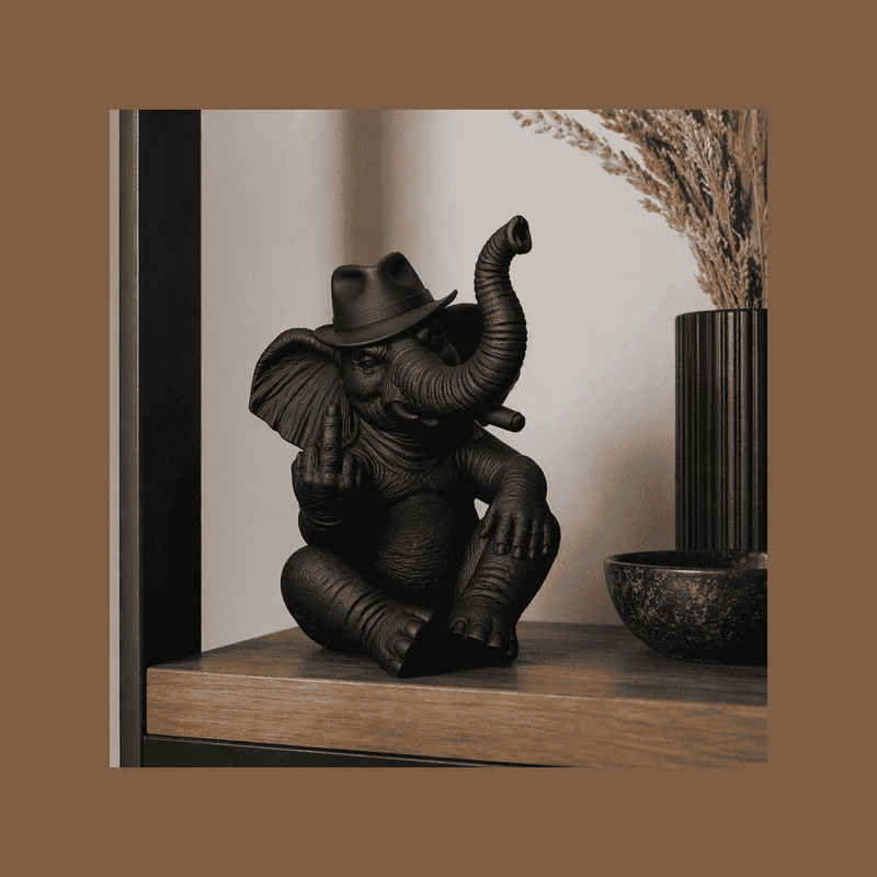 Elefante «The Boss» — Statuetta Decorativa in Resina Nera Opaca - Taraflo