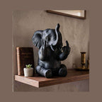 Elefante con Personalità — Statuetta Decorativa in Resina Nera - Taraflo