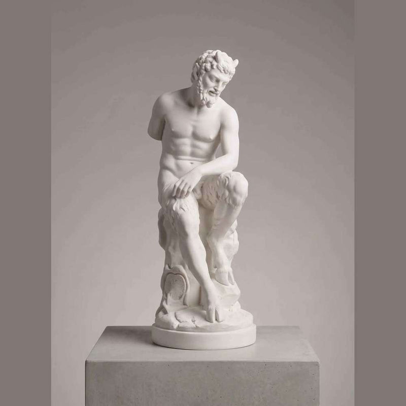 Fauno a Riposo — Scultura in Resina ABS Bianca Opaca - Taraflo