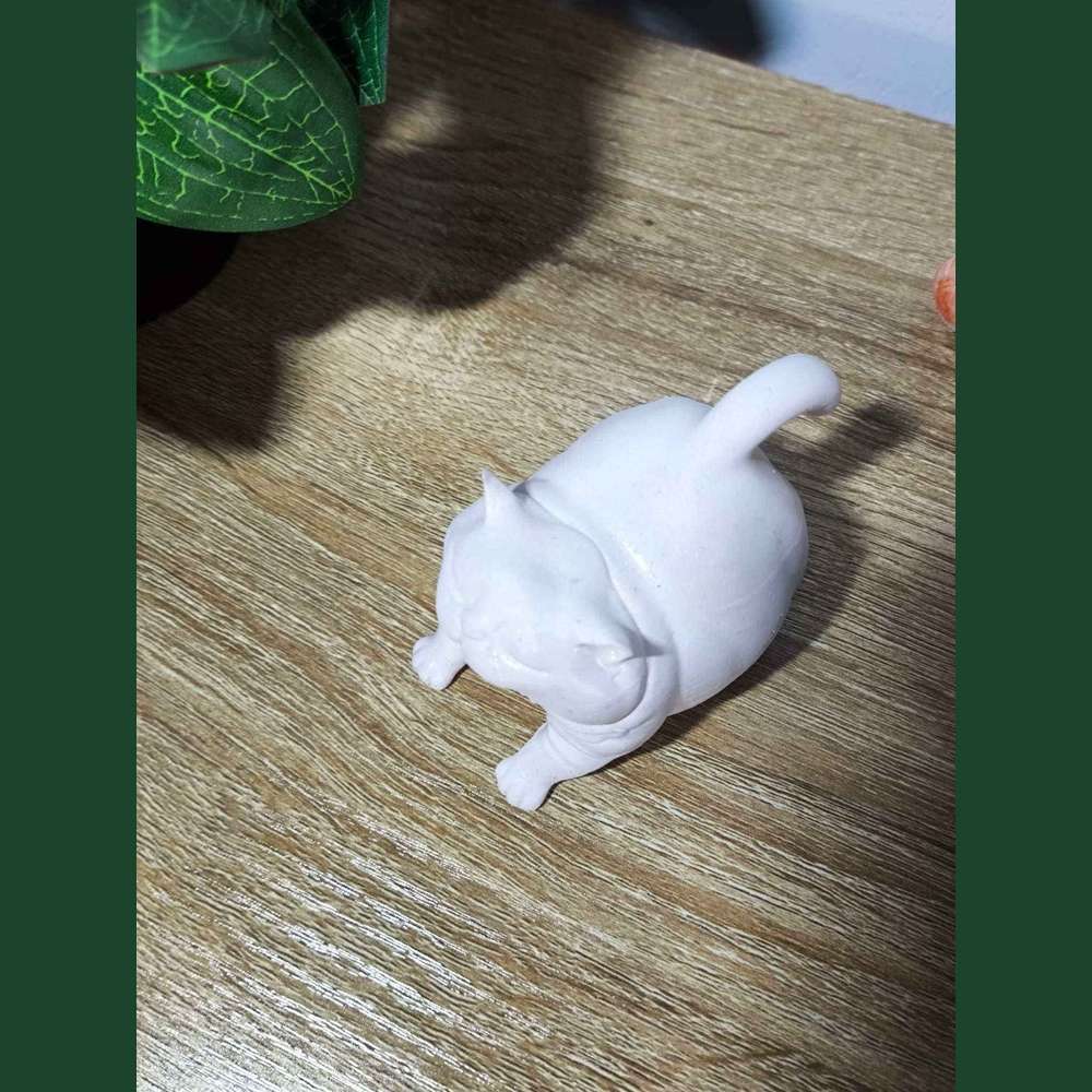 Gatto «Big Yawn & Stretch» — Statuetta Decorativa in Resina - Taraflo