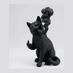 Gatto Nero «Ribelle» con Sigaro — Statuetta da Collezione in Resina Nera Opaca - Taraflo
