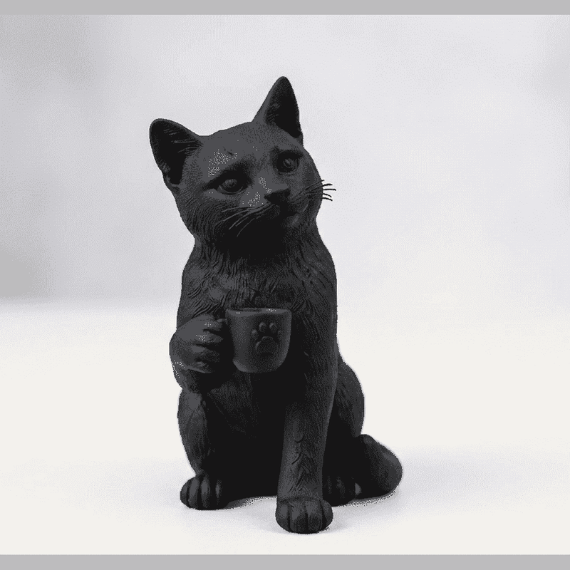 Gatto Nero con Tazzina — Statuetta da Collezione in Resina Nera Opaca - Taraflo