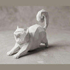Gatto «Yawning» Low-Poly — Statuetta Decorativa in Resina Bianca Opaca - Taraflo