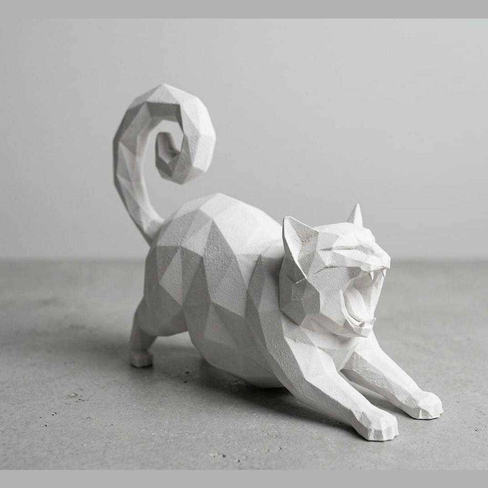 Gatto «Yawning» Low-Poly — Statuetta Decorativa in Resina Bianca Opaca - Taraflo