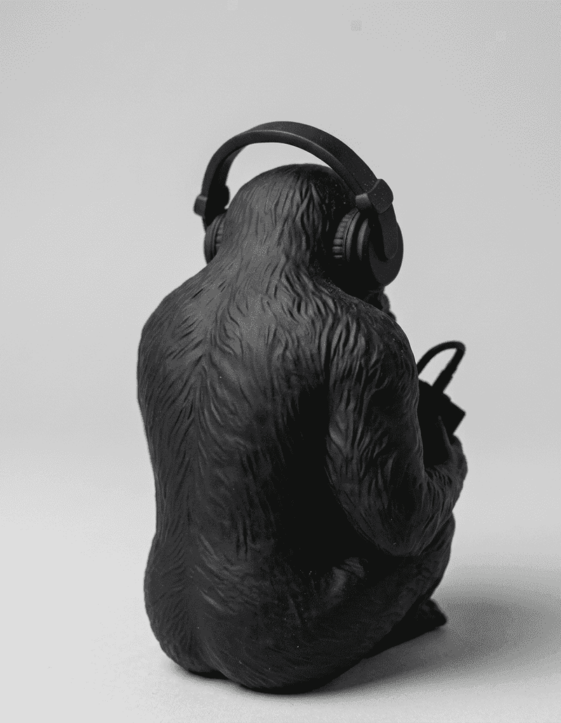 The Sound of Silence — Scimmia con Cuffie in Resina - Taraflo