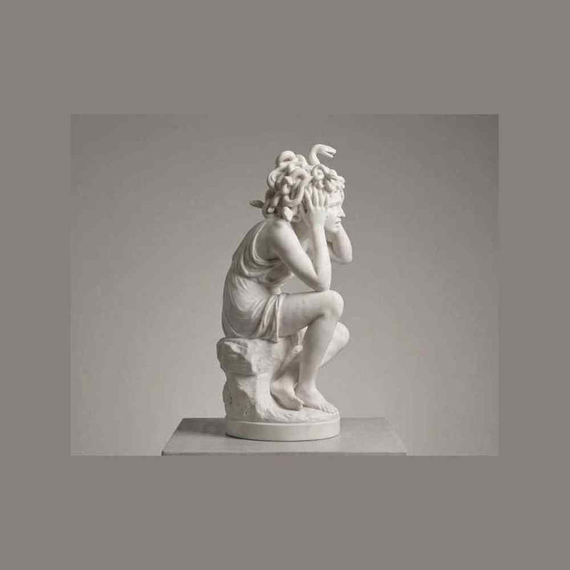 La Metamorfosi di Medusa: Scultura in Marmo sul Mito della Trasformazione - Taraflo