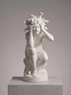 La Metamorfosi di Medusa: Scultura in Marmo sul Mito della Trasformazione - Taraflo