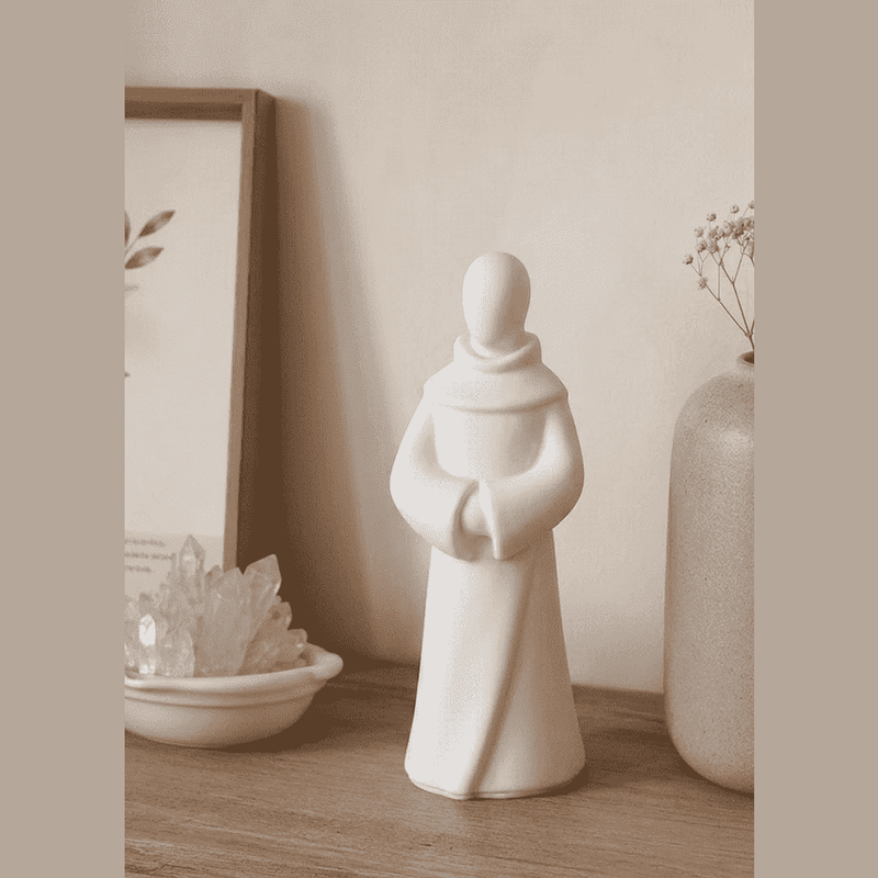 Monaco Zen — Statuetta Decorativa in Resina Opaca - Taraflo