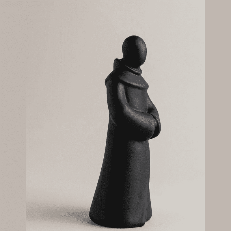Monaco Zen — Statuetta Decorativa in Resina Opaca - Taraflo