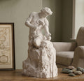  « L'Homme qui se fait tout seul » en résine effet plâtre blanc-Sculpture de table classique « L'homme se créant lui-même » avec un marteau et un burin-Objet décoratif artistique et inspirant pour la maison et le bureau