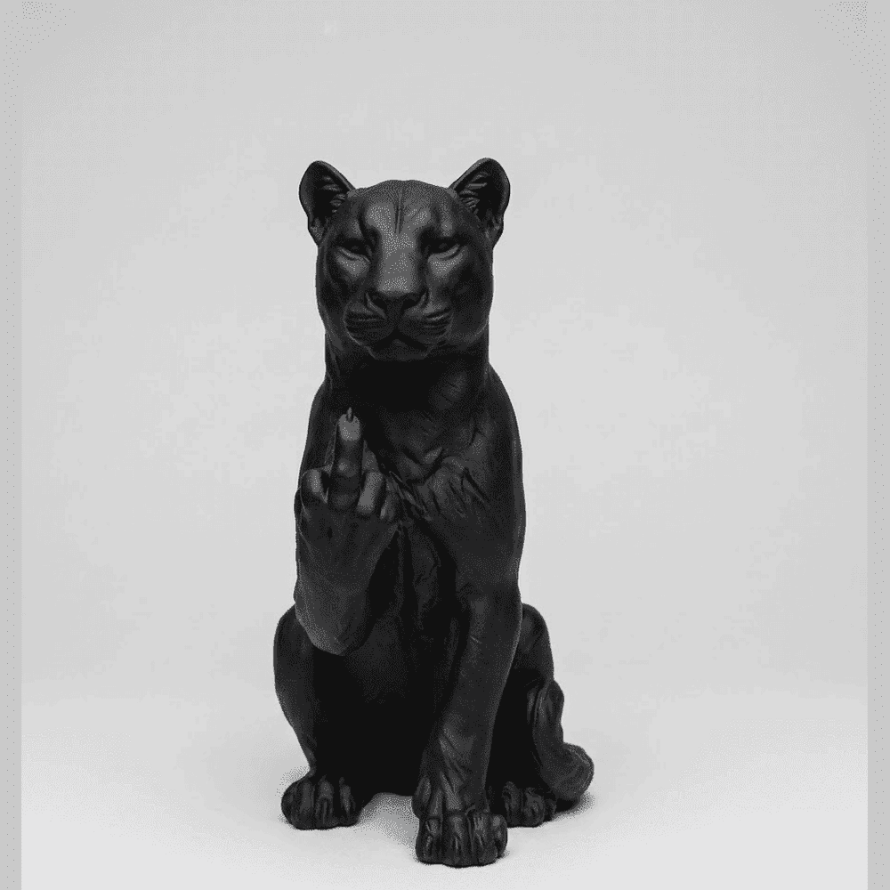 Panther 'The Rebel' — Matte Black Resin Statue. Feline elegance and a rebellious spirit, all in one pose. A large big cat in a proud, relaxed stance, caught making an unabashedly provocative gesture. The contrTarafloTarafloStatuetta in Matte Black Resin