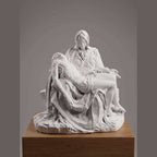 Pietà di Michelangelo — Statua Religiosa in Resina Effetto Marmo - Taraflo