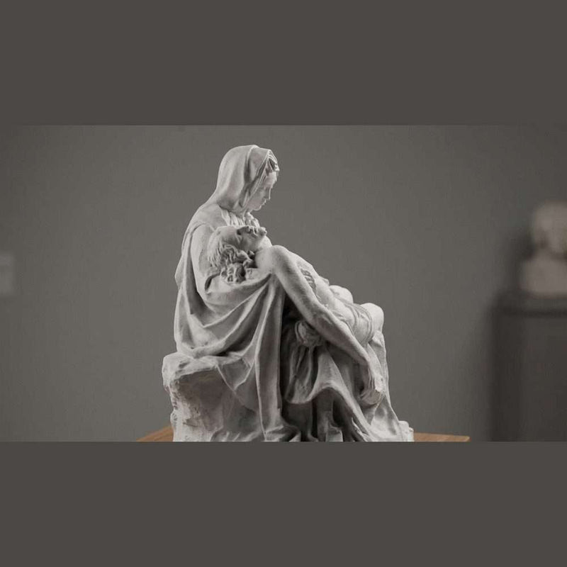 Pietà di Michelangelo — Statua Religiosa in Resina Effetto Marmo - Taraflo