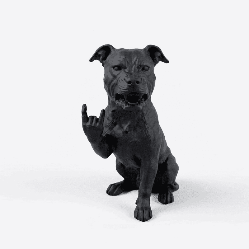 Pit Bull «Rock & Rebel» — Statuetta da Collezione in Resina Nera Opaca - Taraflo