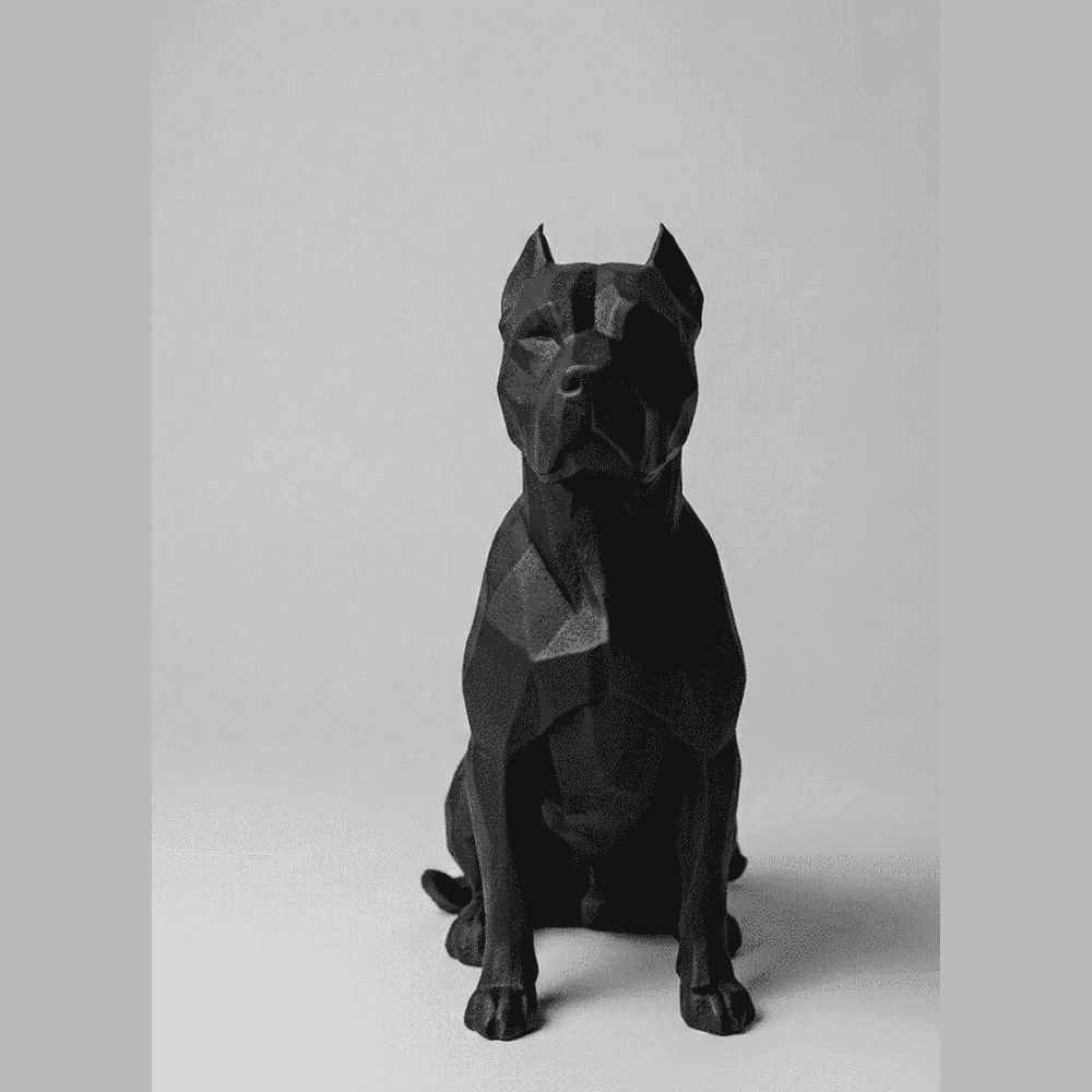 Pit Bull «Sentinel» — Scultura Low-Poly in Resina Nera Opaca - Taraflo
