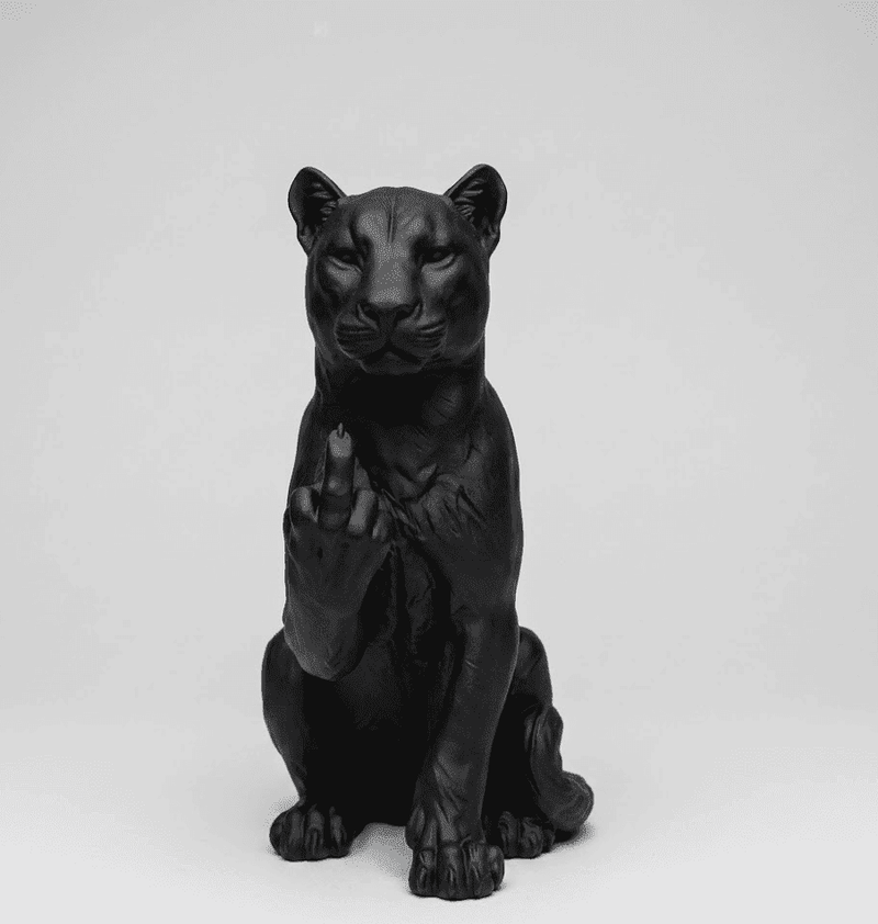 Pantera «The Rebel» — Statuetta in Resina Nera Opaca - Taraflo