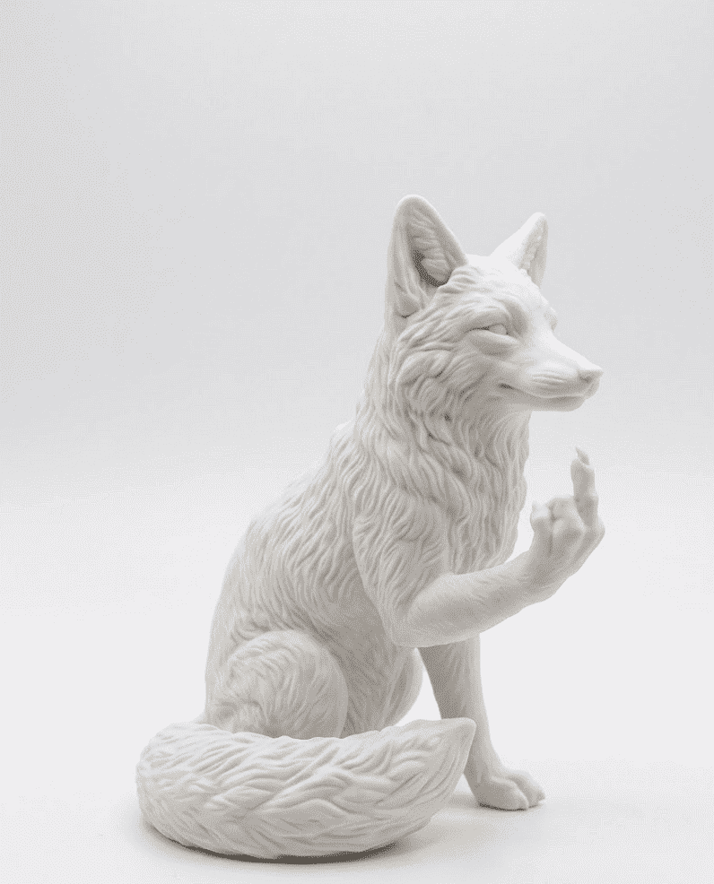 Volpe «Sly Rebel» — Statuetta Decorativa in Resina Bianca Opaca - Taraflo