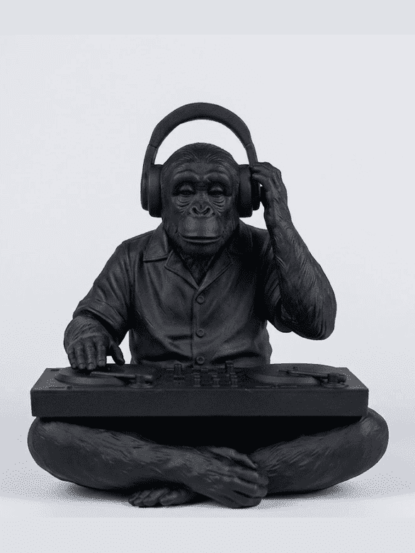 The DJ Chimp — Statuetta Scimmia in Resina Nera Opaca - Taraflo