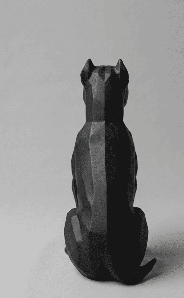 Pit Bull «Sentinel» — Scultura Low-Poly in Resina Nera Opaca - Taraflo