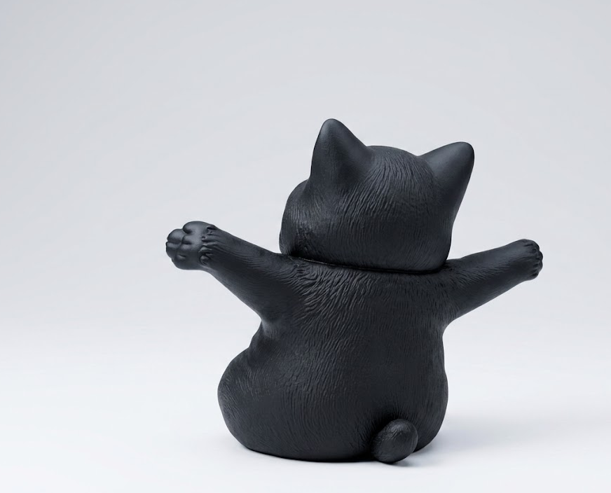 Statuetta Gattino Felice con Braccia Aperte in Resina Opaca Bianca o Nera – Scultura Decorativa Gatto Sorridente Portafortuna – Soprammobile Design Moderno Simbolo di Gioia, Positività e Fortuna  – Idea Regalo per Amanti dei Gatti e Cat Lover