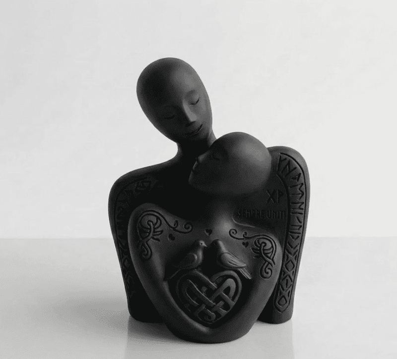 Trittico «Sempre Uniti» — Scultura di Coppia in Resina - Taraflo