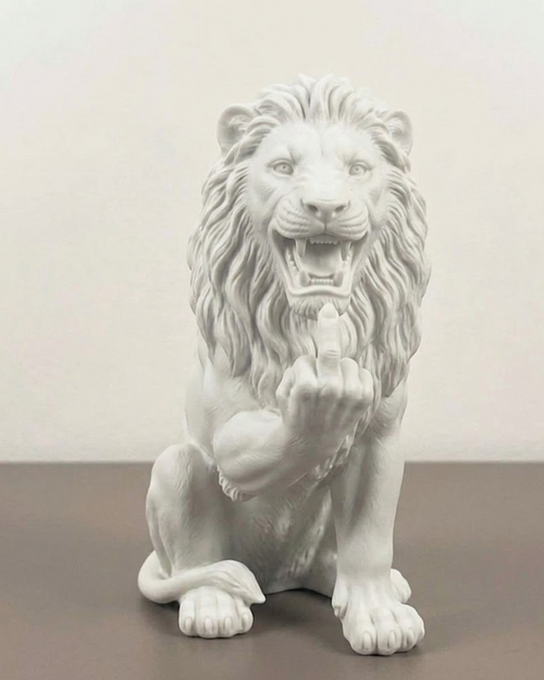 "Il Sovrano Provocatore" - Scultura di Leone