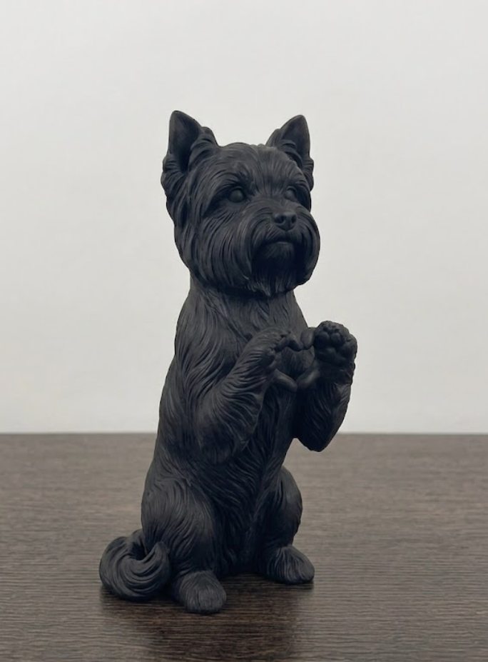 Cuori a Quattro Zampe: Statuine Artigianali che Parlano d'Amore – dettaglio ravvicinato | Taraflo