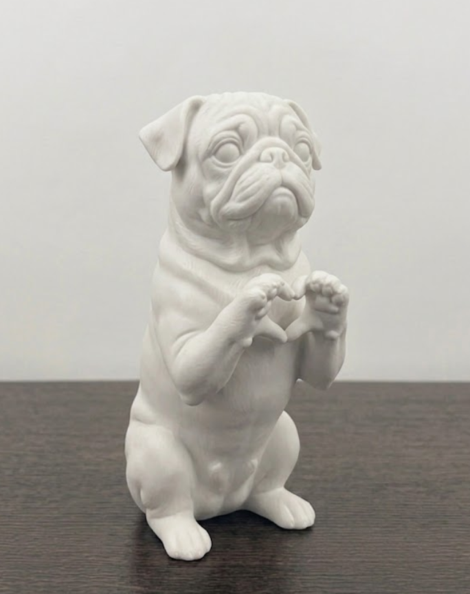 Cuori a Quattro Zampe: Statuine Artigianali che Parlano d'Amore – in ambientazione casa | Taraflo