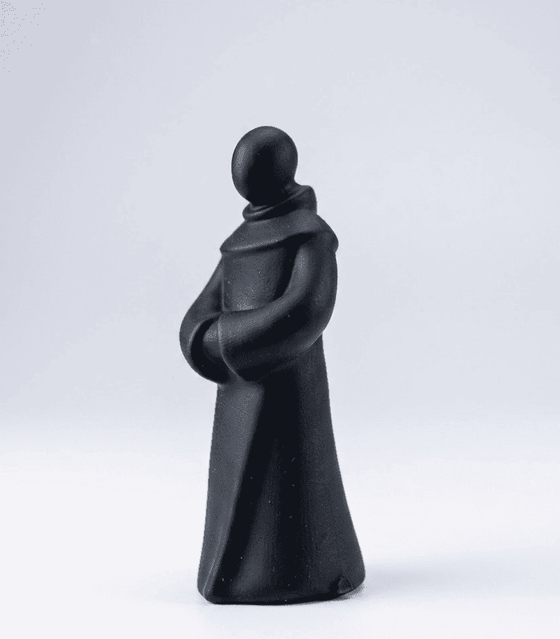 Monaco Zen — Statuetta Decorativa in Resina Opaca - Taraflo
