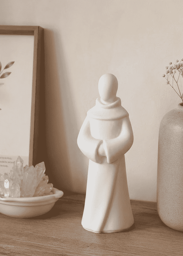 Monaco Zen — Statuetta Decorativa in Resina Opaca - Taraflo