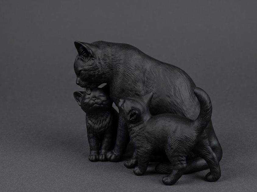 Statuetta Gatto Mamma con Due Gattini in Resina Opaca Bianca –– Simbolo di Amore Incondizionato, Famiglia, Affetto e Protezione – Soprammobile Elegante per Casa, Soggiorno, Camera da Letto, Libreria, Mensola e Ufficio – Idea Regalo per Amanti dei Gatti