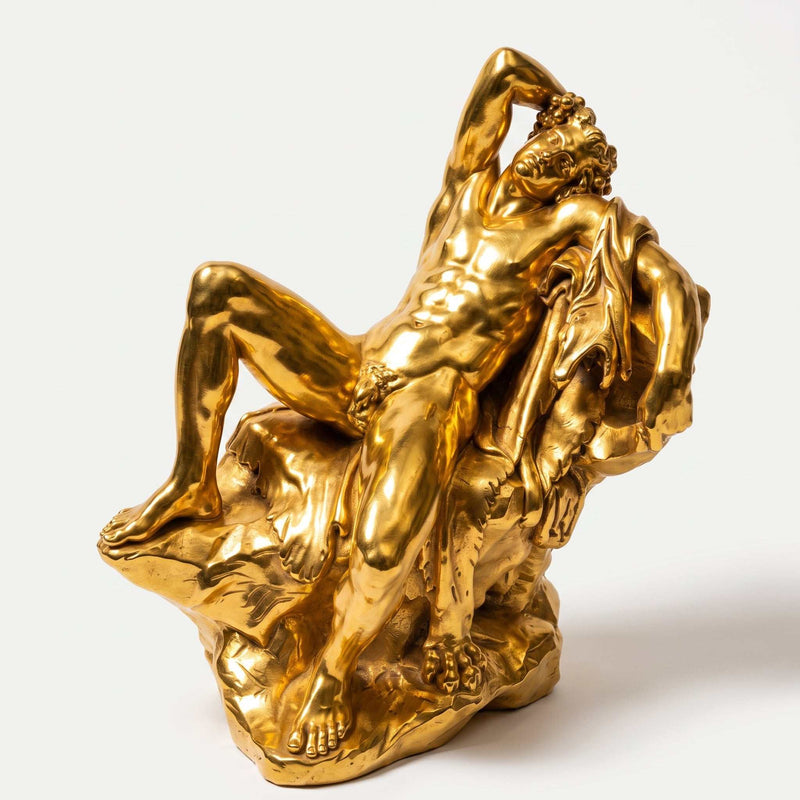Statua Fauno Barberini dorata in stile classico greco-romano per arredamento di lusso