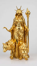 Statua dorata di Ecate con torcia, falcetto e lupi per altare esoterico e arredo di lusso
