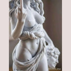 Scultura da Collezione Giuditta e Oloferne: Eleganza e Forza per Trasformare il Tuo Spazio - Taraflo