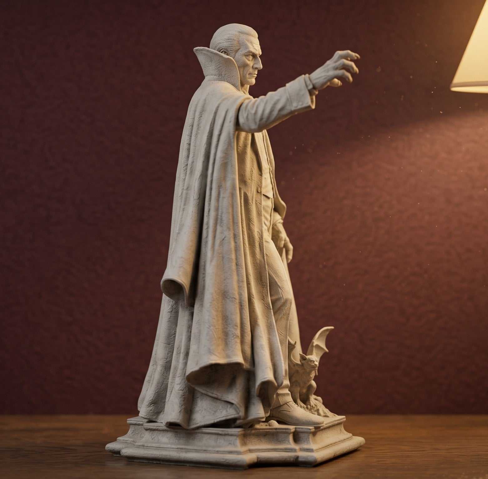Statua Conte Dracula Vampiro in Resina Effetto Gesso – Scultura Gotica Horror con Mantello e Pipistrello | Arredo Dark Academia