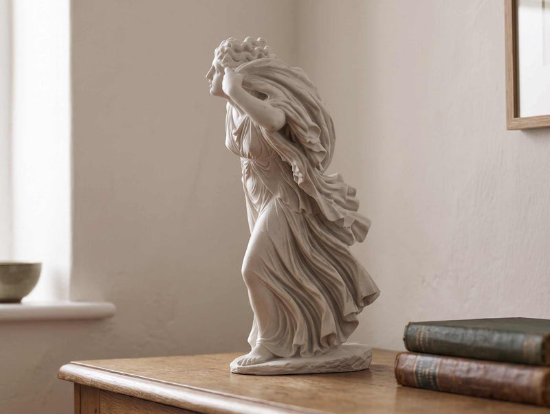 Statua Tempesta in Resina Bianca Opaca – Dea del Vento e del Maltempo | Scultura Design Moderna per Casa, Arredo Elegante, Decorazione Meteo