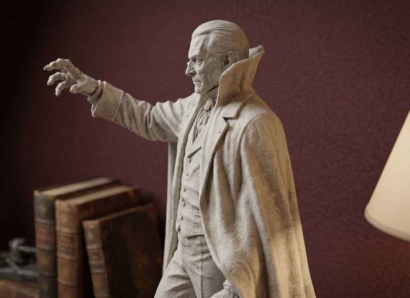 Statua Conte Dracula Vampiro in Resina Effetto Gesso – Scultura Gotica Horror con Mantello e Pipistrello | Arredo Dark Academia