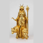 Statua dorata di Ecate con torcia, falcetto e lupi per arredo esoterico e altare Wicca