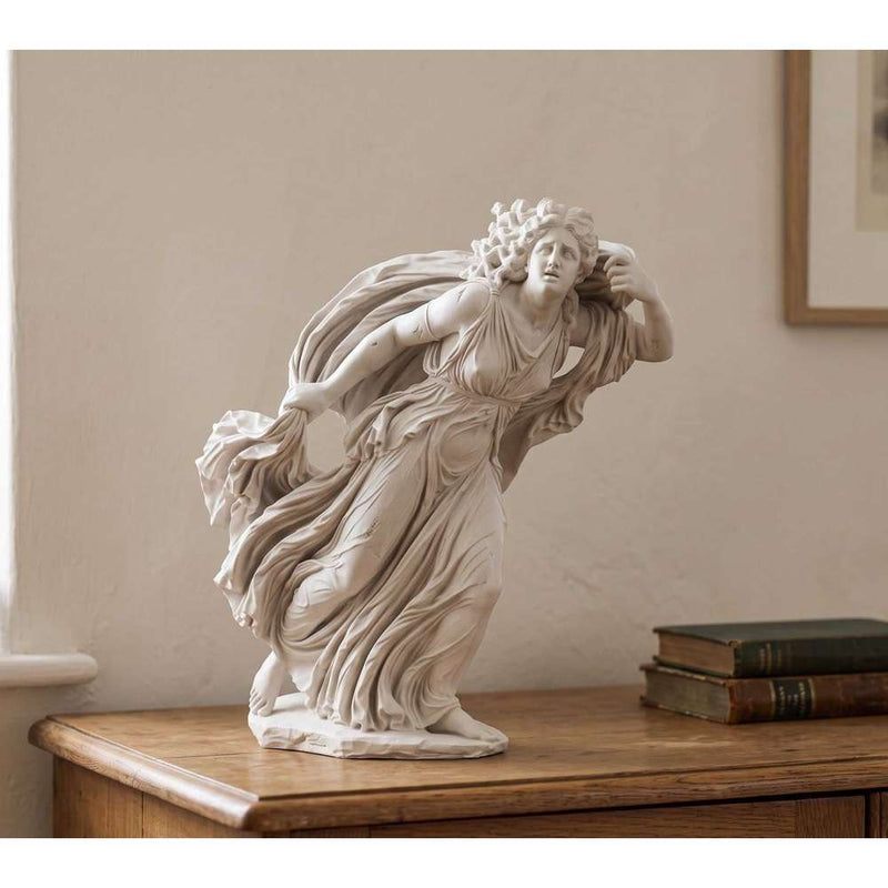 Statua Tempesta in resina bianca opaca rappresentante la dea del vento e del maltempo con design moderno ed elegante per arredo casa e ufficio