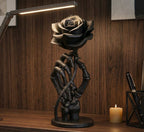 Statuetta Mano Scheletro con Rosa Nera in Resina | Scultura Gotica da Collezione | Arredamento Dark ed Elegante | Regalo Goth